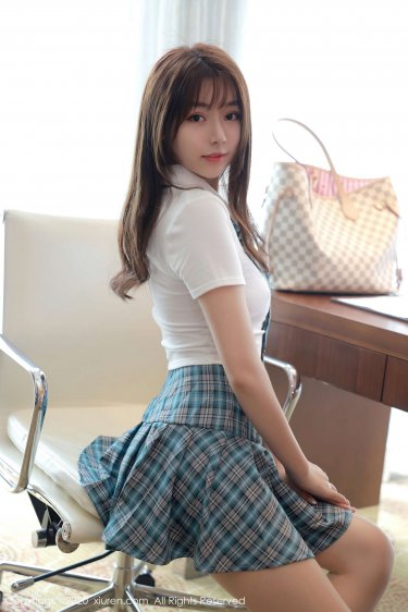 双胞胎姐妹齐上阵许多人物
